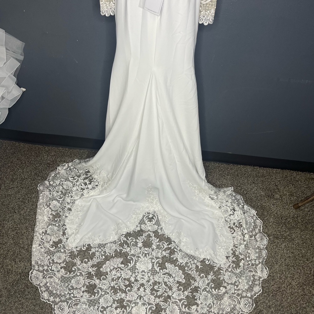 Lightweight, crêpe, long sleeve lace wedding gown ivory - Picture 7 of 15